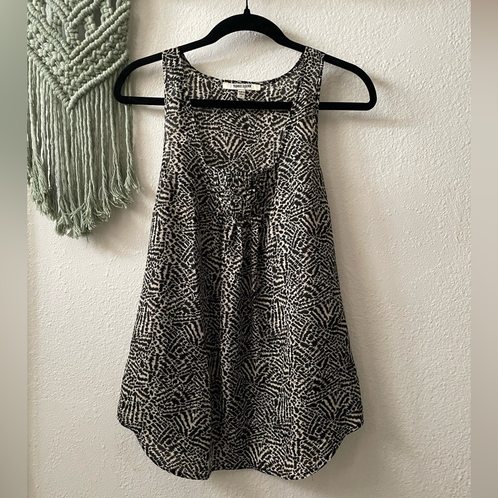 Daniel Rainn Monochrome Patterned Top - image 2